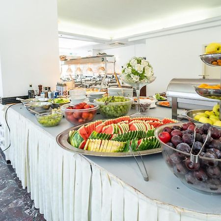 רימיני Hotel Aiglon מראה חיצוני תמונה