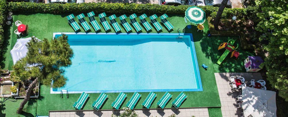 רימיני Hotel Aiglon מראה חיצוני תמונה