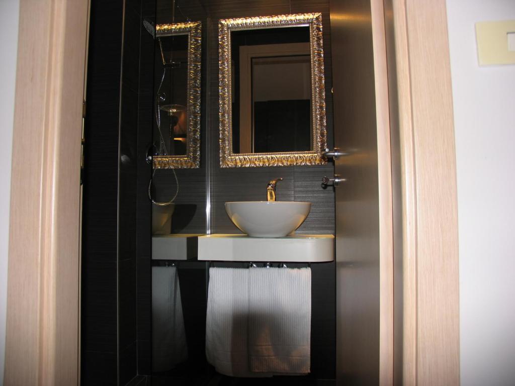 רימיני Hotel Aiglon מראה חיצוני תמונה
