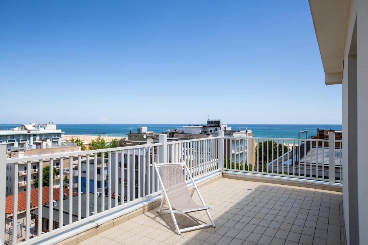 רימיני Hotel Aiglon מראה חיצוני תמונה