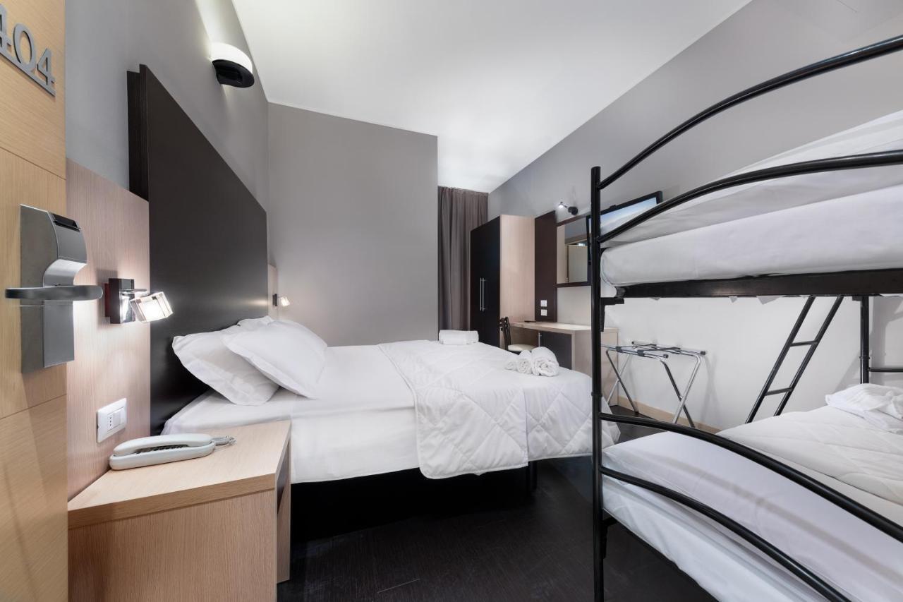 רימיני Hotel Aiglon מראה חיצוני תמונה