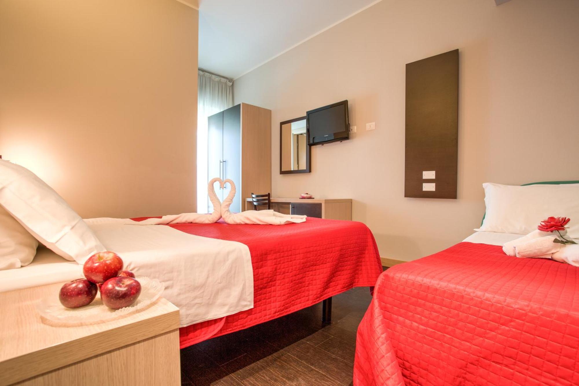 רימיני Hotel Aiglon מראה חיצוני תמונה