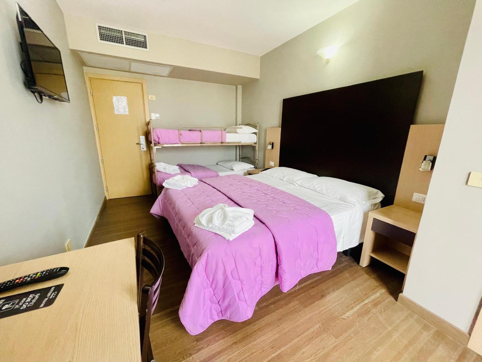 רימיני Hotel Aiglon מראה חיצוני תמונה