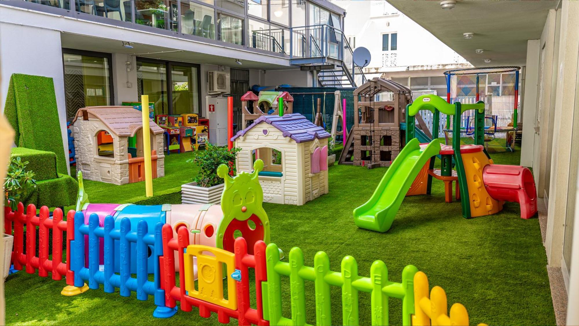 רימיני Hotel Aiglon מראה חיצוני תמונה
