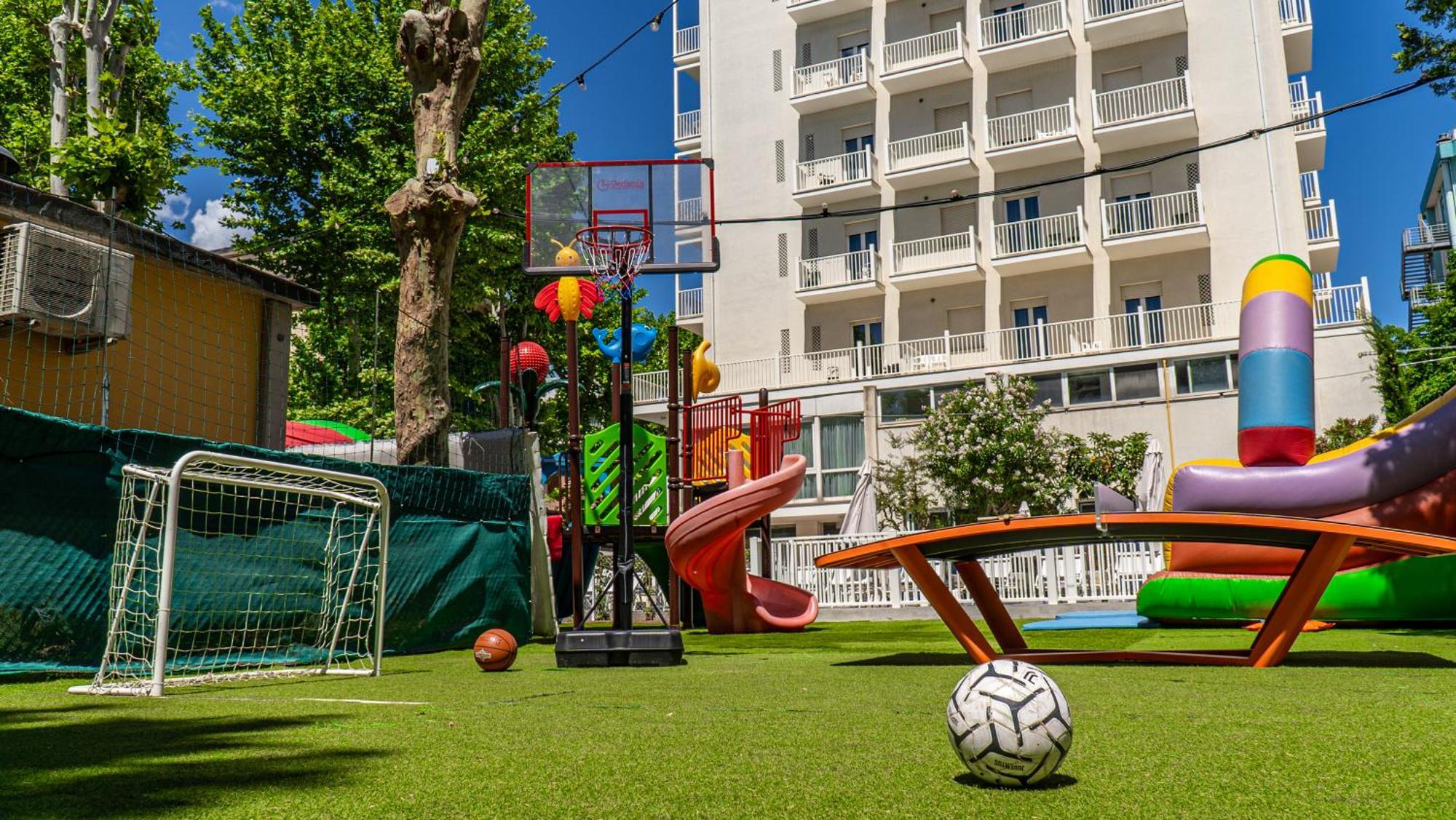 רימיני Hotel Aiglon מראה חיצוני תמונה