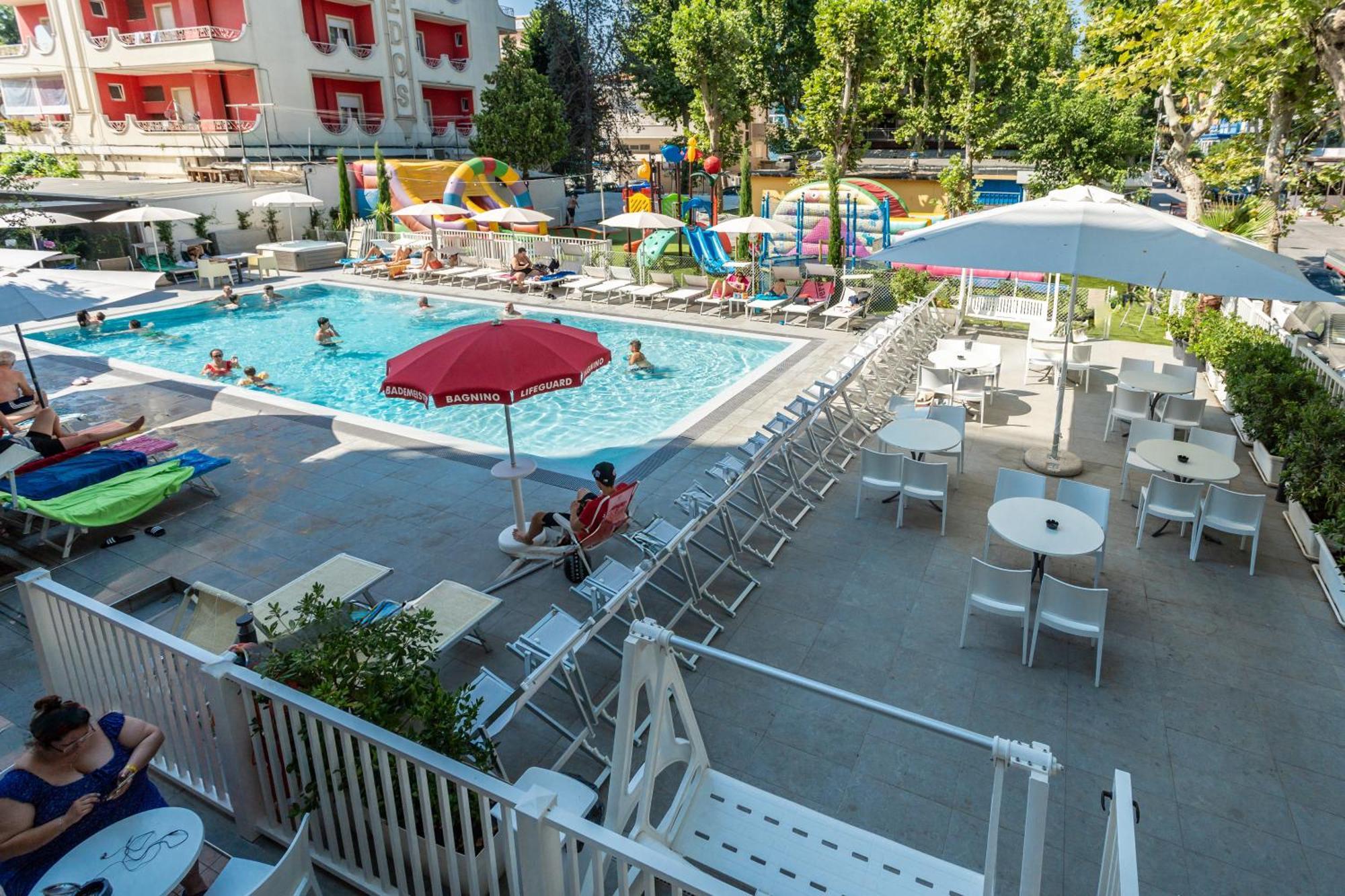 רימיני Hotel Aiglon מראה חיצוני תמונה