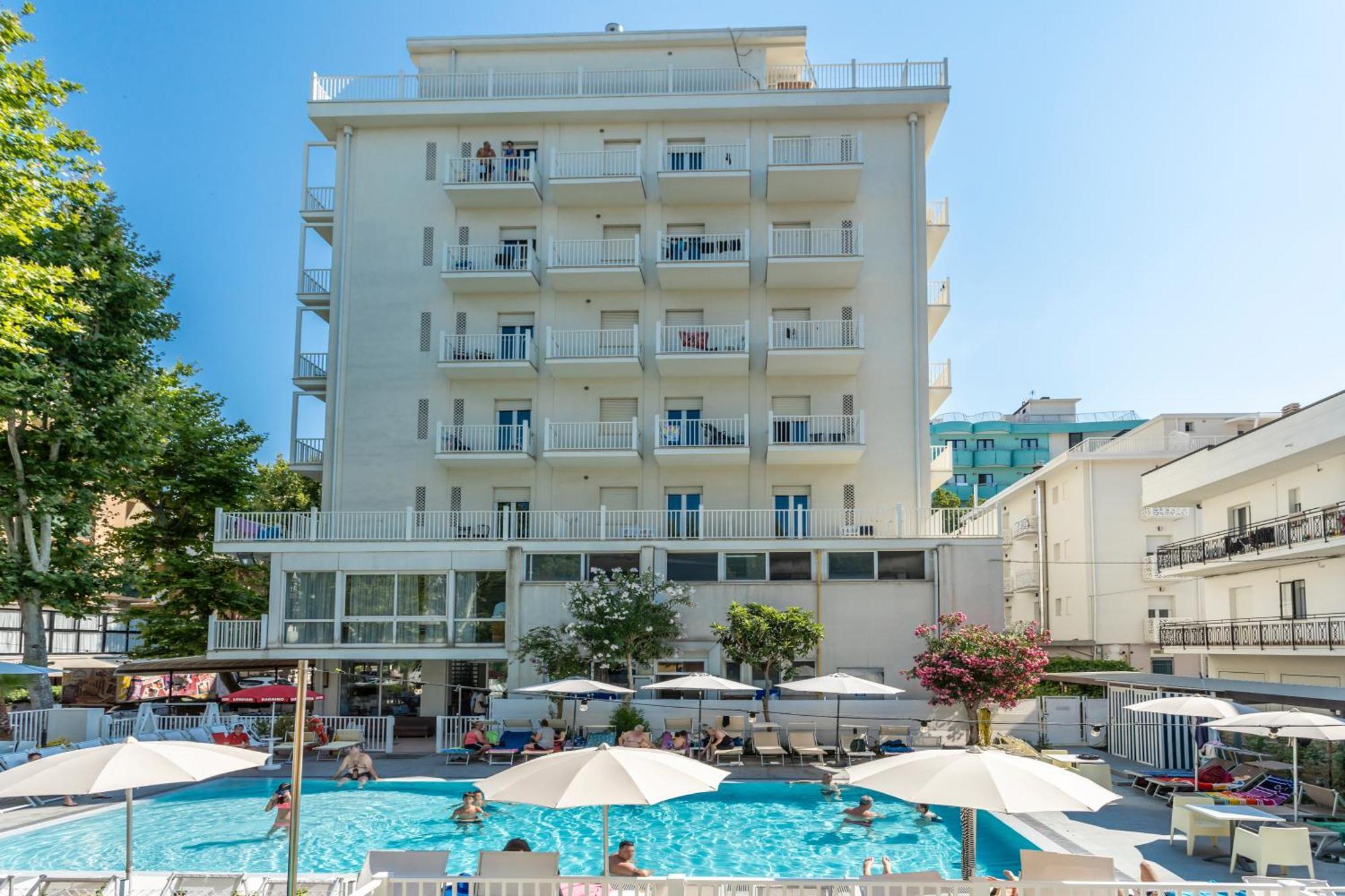 רימיני Hotel Aiglon מראה חיצוני תמונה